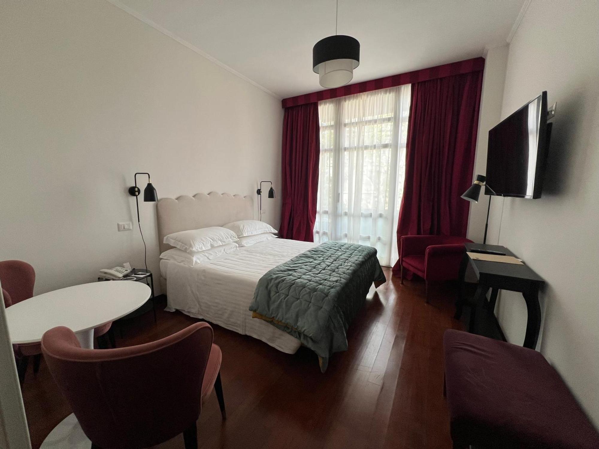 Hotel Fenix Рим Екстериор снимка