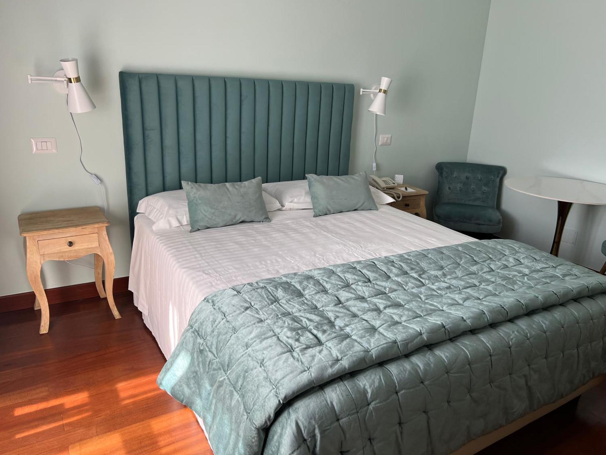 Hotel Fenix Рим Екстериор снимка